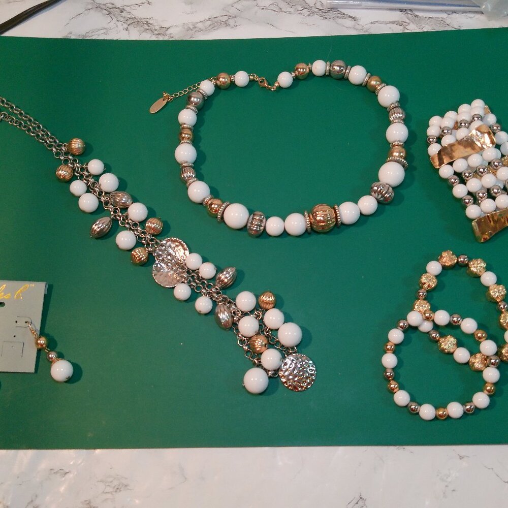 Fashion Necklace bracelets Earrings Set (406)